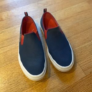 Columbia PFG flat shoes in blue and pink, womens size 8.5